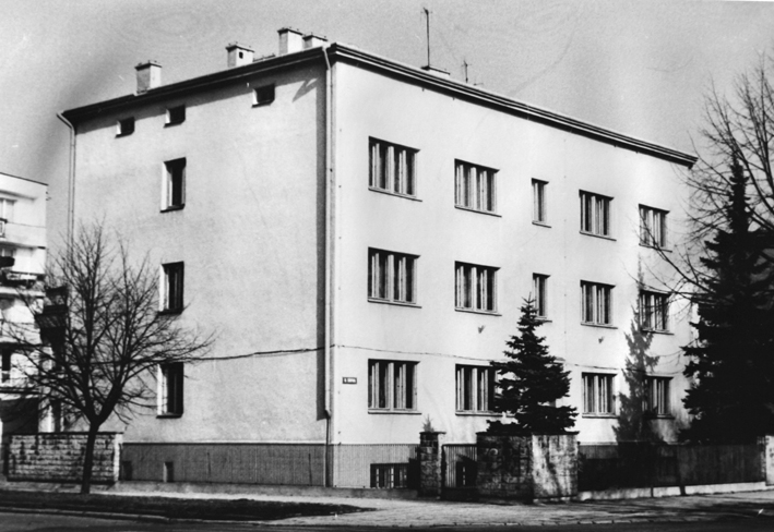 Siedziba szkoły przy ulicy Chopina 28 - budynek B przekazany szkole w 1982 r.
